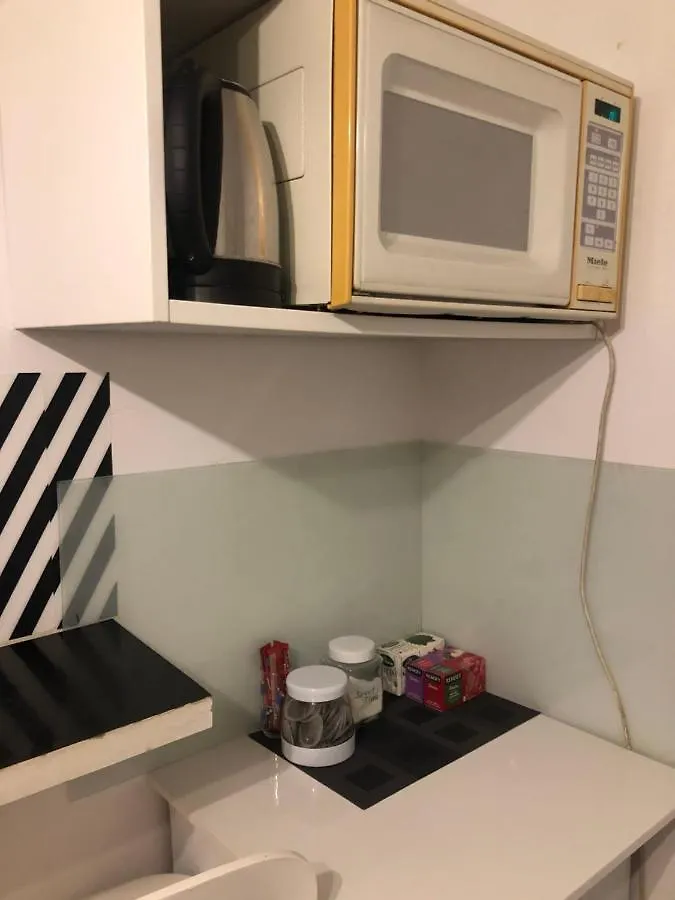 Tanie Pokoje Blisko Lotniska Πόζναν