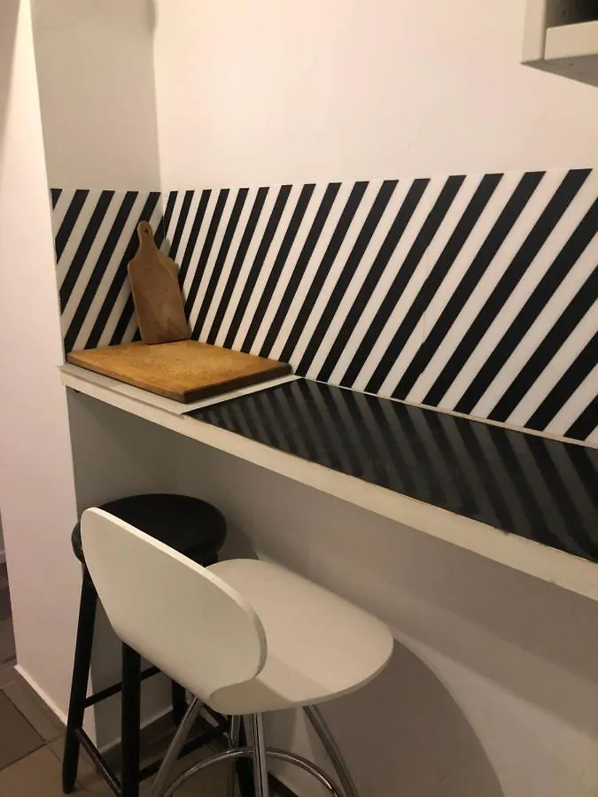 Hostel Tanie Pokoje Blisko Lotniska Πόζναν